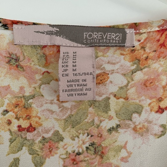 Forever 21 flowy floral top - Picture 2 of 5